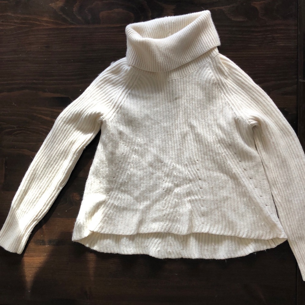Italian yarn Banana Republic Cream Turtleneck